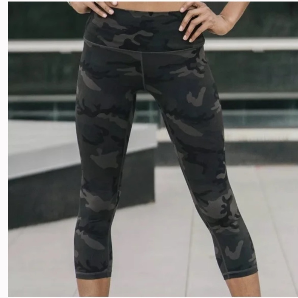 Ziya camo black leggings cropped L women’s